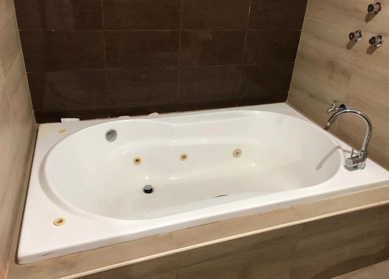 バリャドリッドCasa Lili 2: Luxurious/Amplio/Hot Water/Economic/Wifi/Tvアパートメント エクステリア 写真