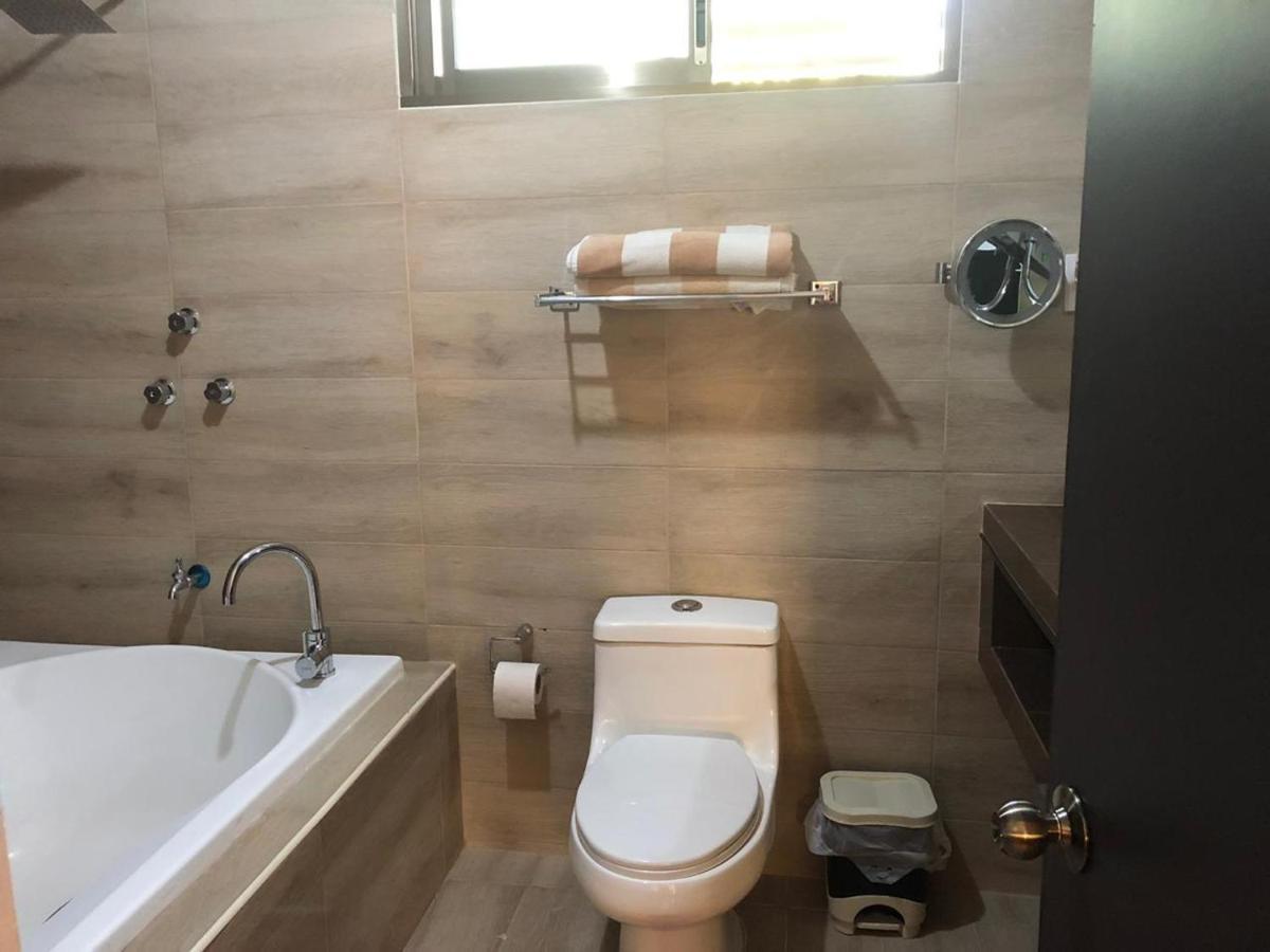バリャドリッドCasa Lili 2: Luxurious/Amplio/Hot Water/Economic/Wifi/Tvアパートメント エクステリア 写真